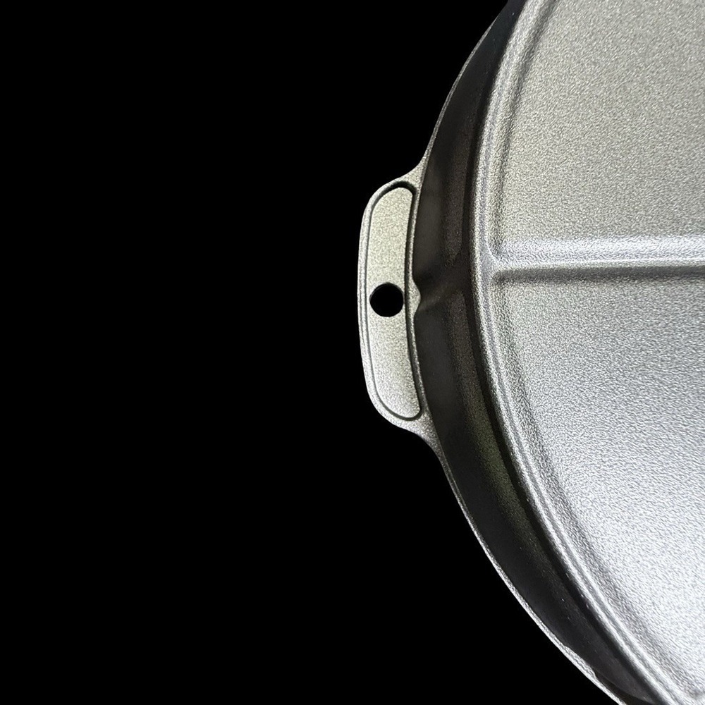 Nordic Ware Scone & Cornbread Round Pan Heavy Cast Aluminum 8 Sections 9 1/2" - Picture 9 of 10